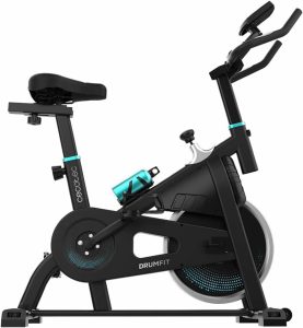 Bicicleta estática de spinning VR AJ Spinning VR para entrenamiento en interiores.